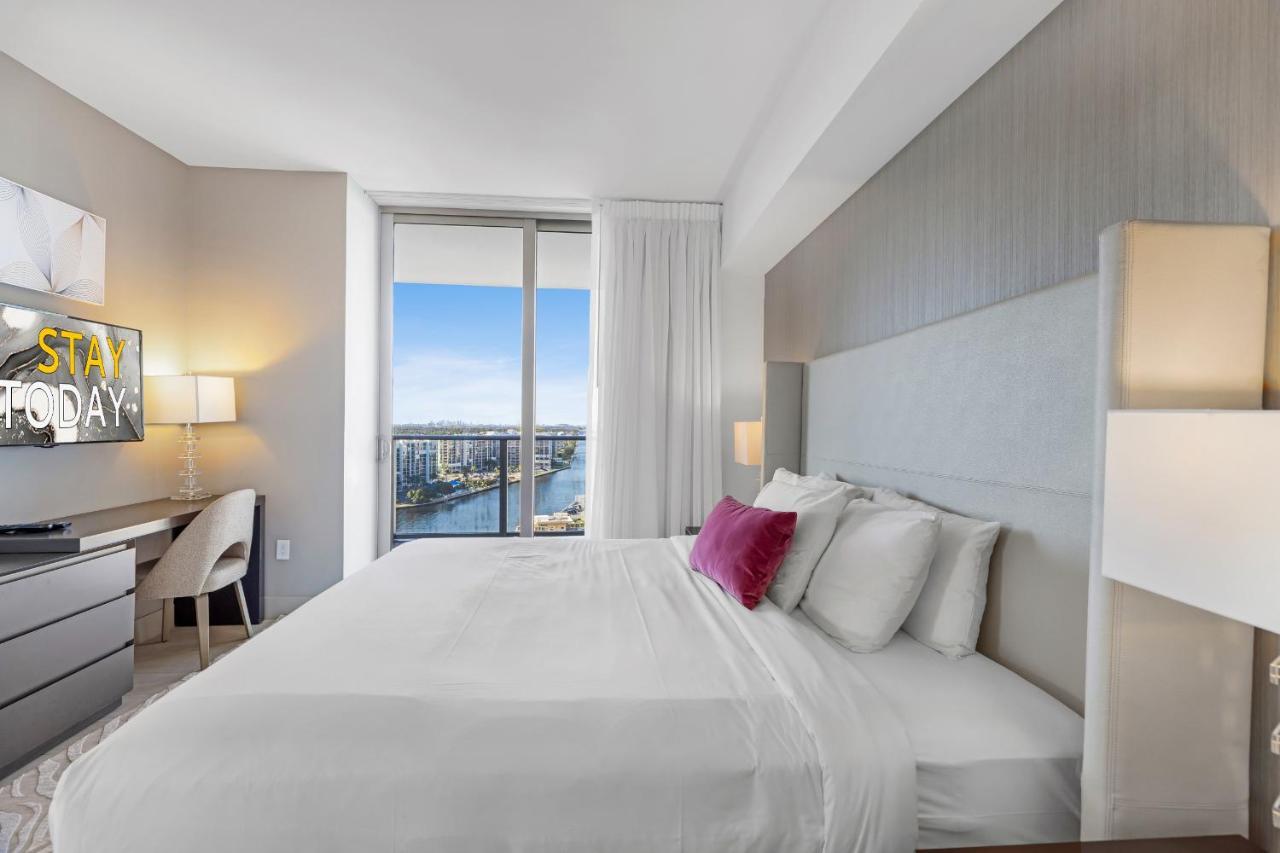 Hyde House - Stunning 2bd 2ba - - Ocean & Intercostal Views Apartment