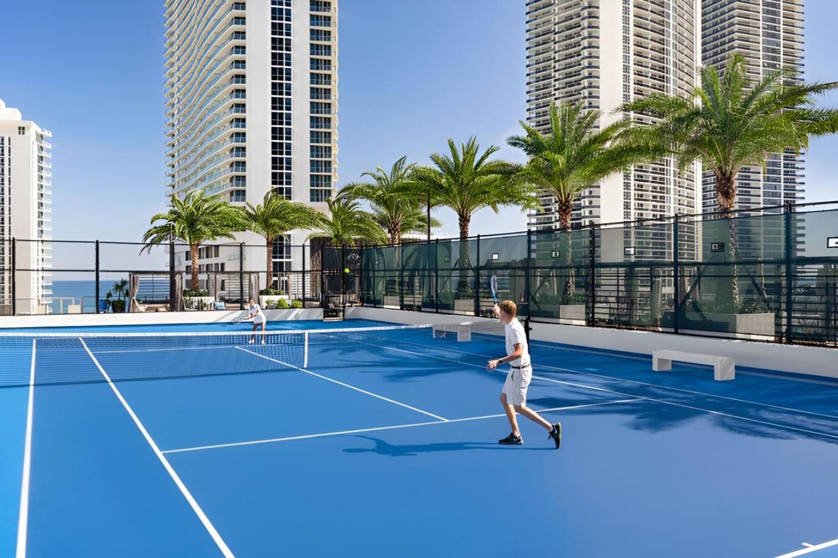 Apartment Hyde House - Stunning 2bd 2ba - - Ocean & Intercostal Views *