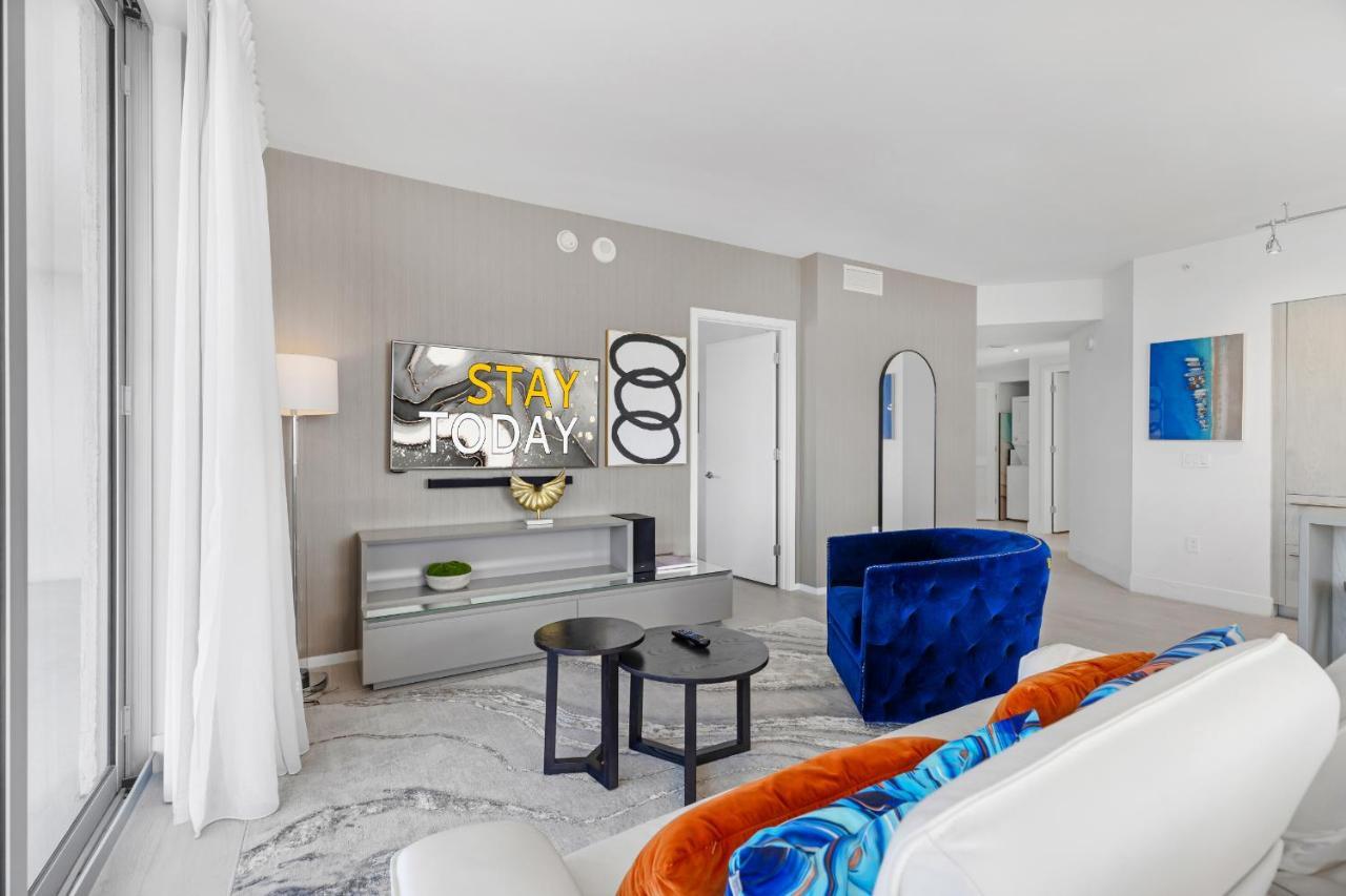 Hyde House - Stunning 2bd 2ba - - Ocean & Intercostal Views Hollywood