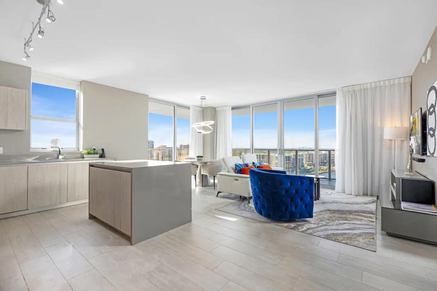 Hyde House - Stunning 2bd 2ba - - Ocean & Intercostal Views * Hollywood